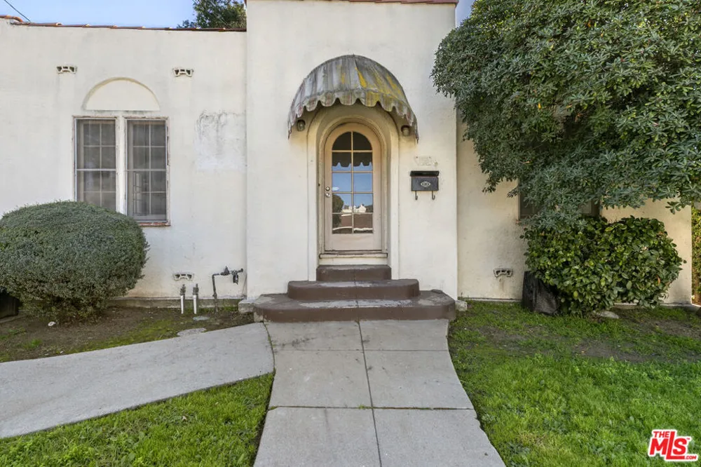 1720 Orchard Avenue Glendale, CA 91206