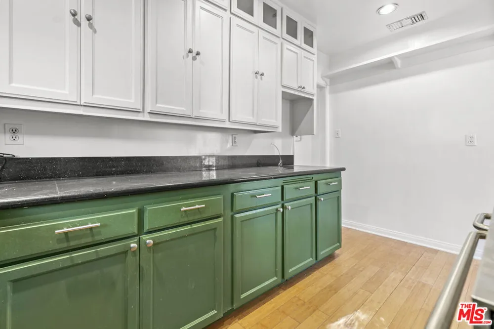 1720 Orchard Avenue Glendale, CA 91206