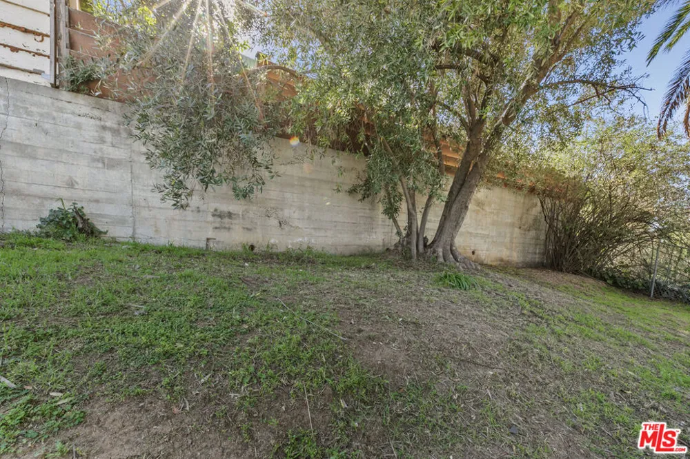 1720 Orchard Avenue Glendale, CA 91206