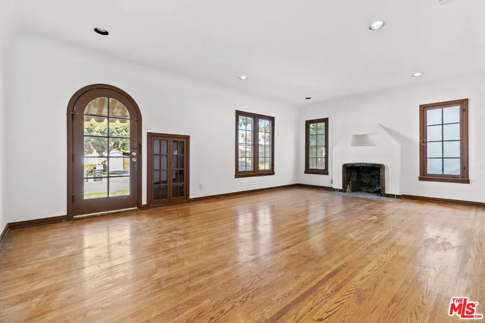 1720 Orchard Avenue Glendale, CA 91206