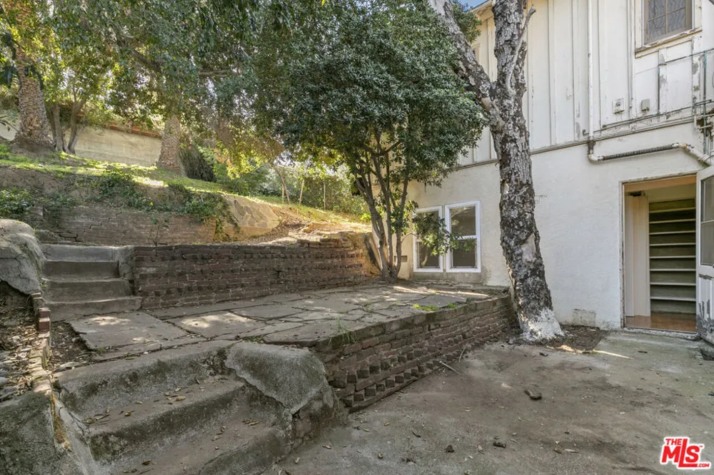 1720 Orchard Avenue Glendale, CA 91206