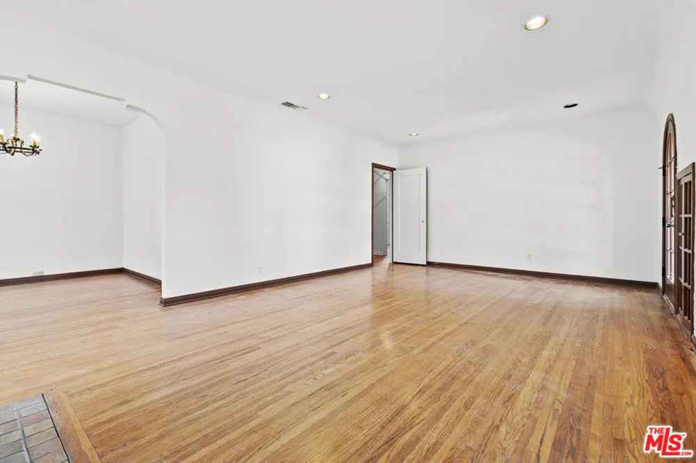 1720 Orchard Avenue Glendale, CA 91206