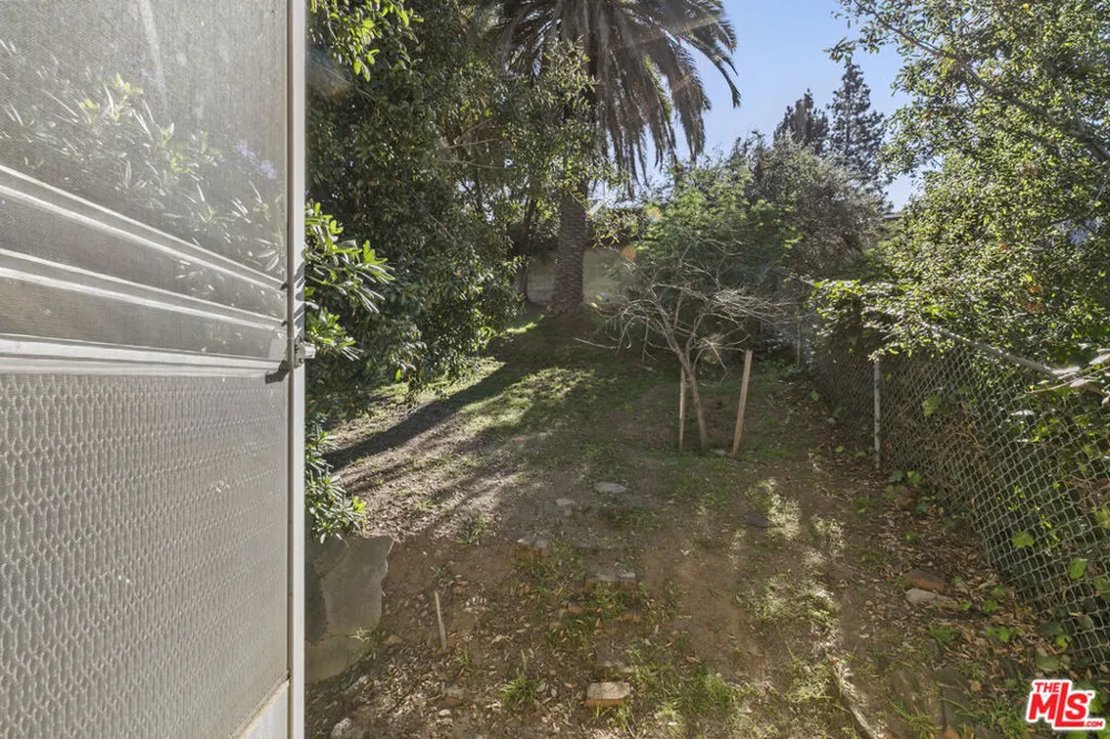 1720 Orchard Avenue Glendale, CA 91206