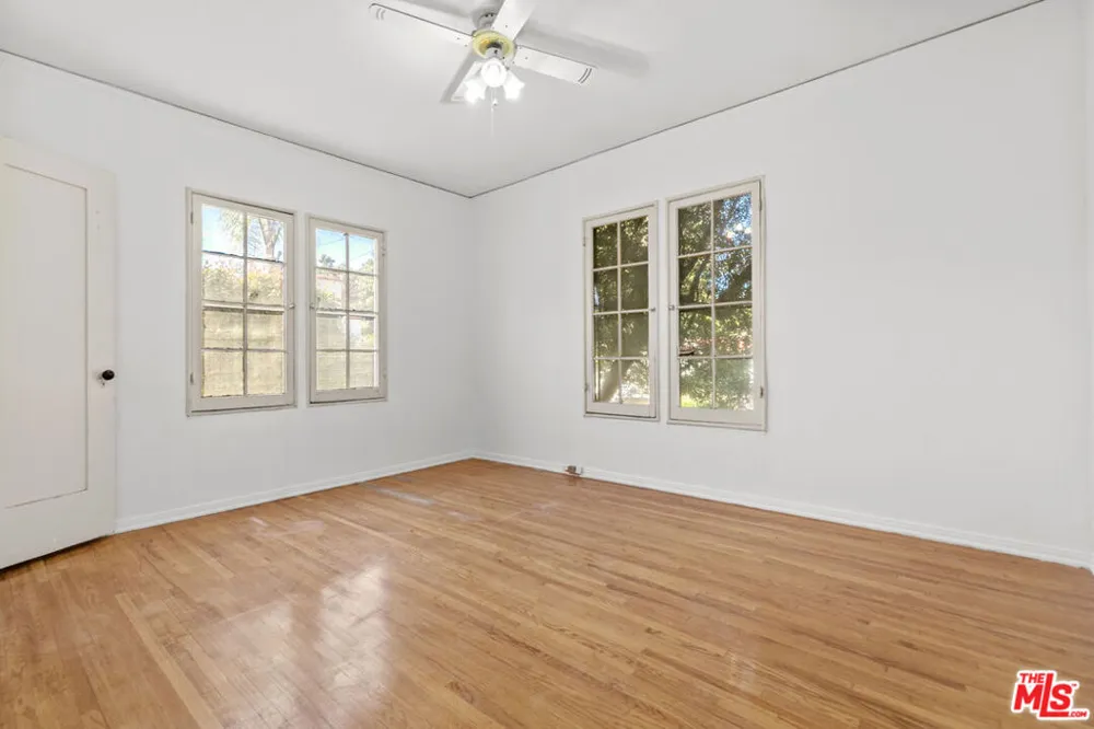 1720 Orchard Avenue Glendale, CA 91206