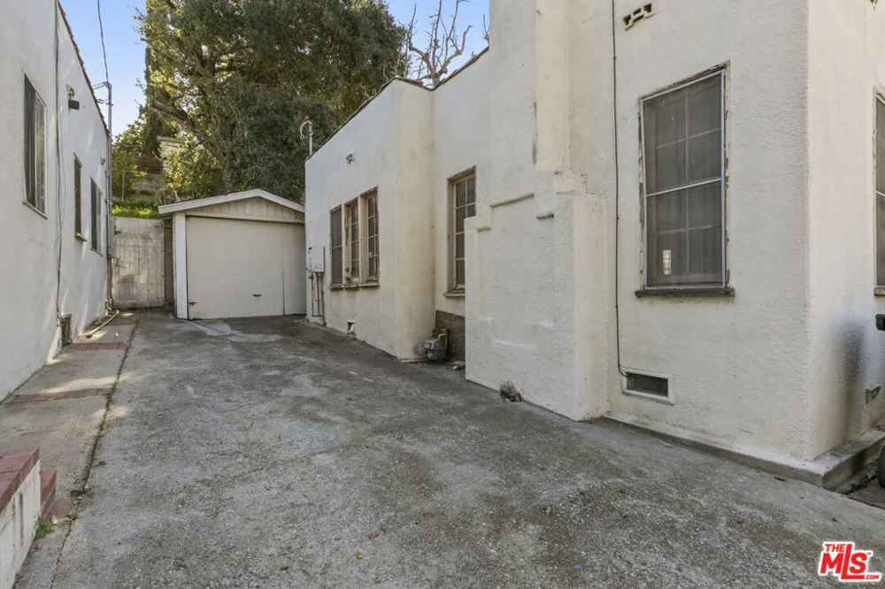 1720 Orchard Avenue Glendale, CA 91206