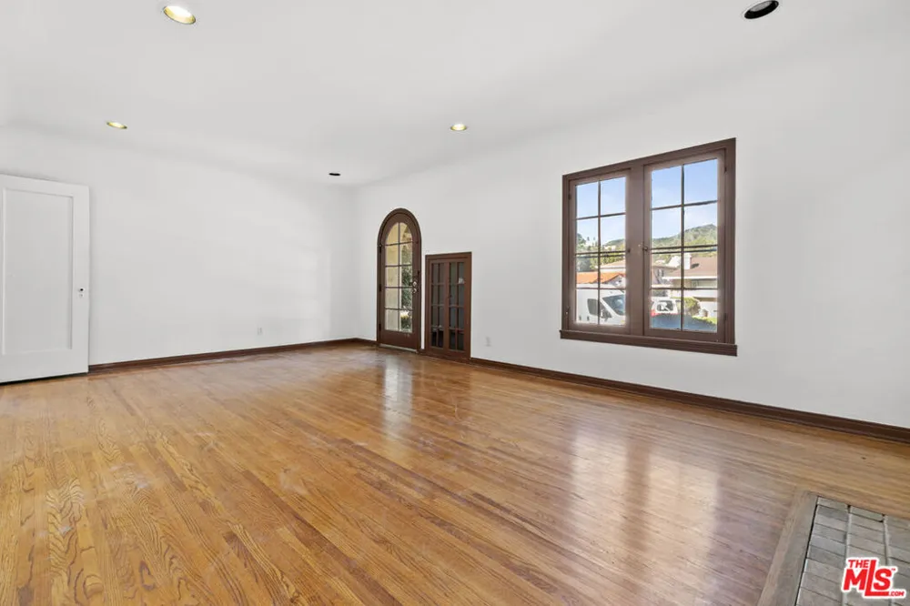 1720 Orchard Avenue Glendale, CA 91206