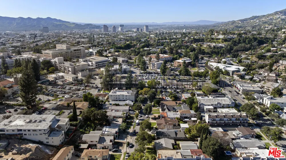 1720 Orchard Avenue Glendale, CA 91206