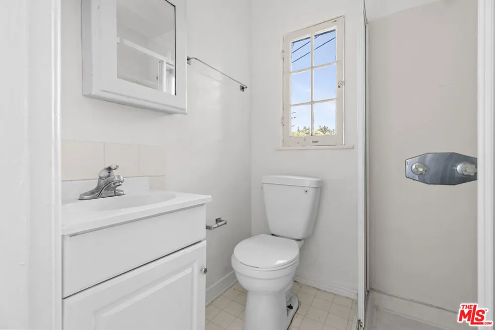 1720 Orchard Avenue Glendale, CA 91206