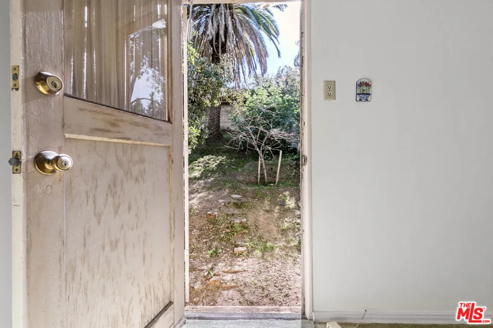 1720 Orchard Avenue Glendale, CA 91206