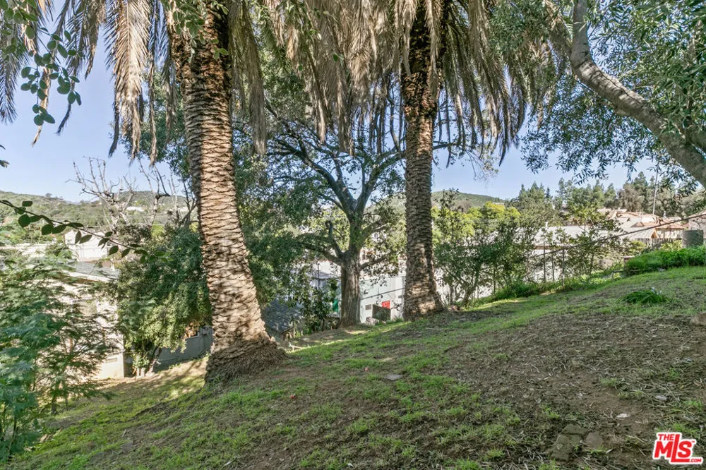 1720 Orchard Avenue Glendale, CA 91206