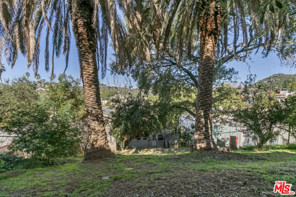 1720 Orchard Avenue Glendale, CA 91206