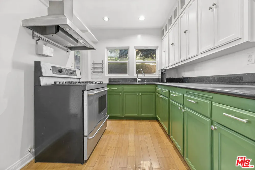 1720 Orchard Avenue Glendale, CA 91206
