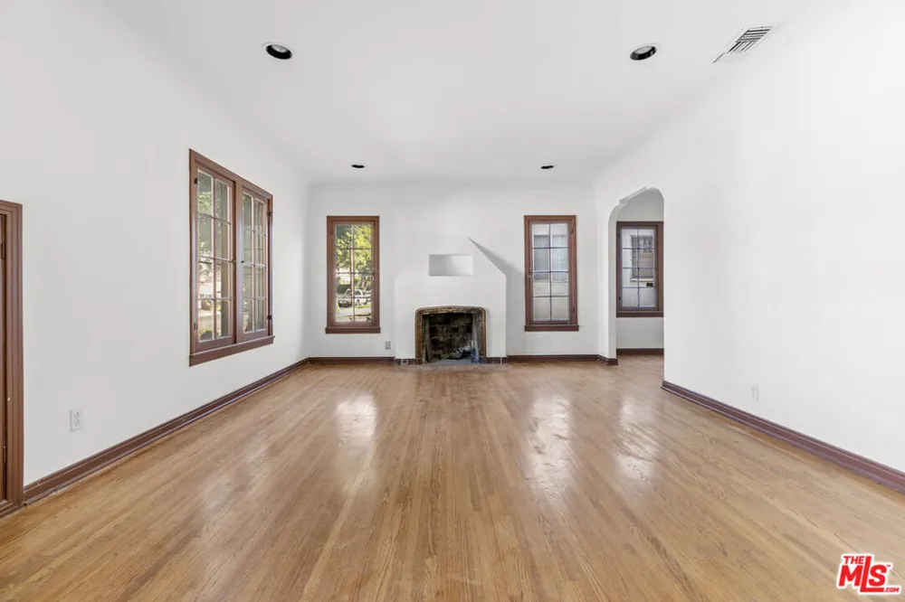 1720 Orchard Avenue Glendale, CA 91206