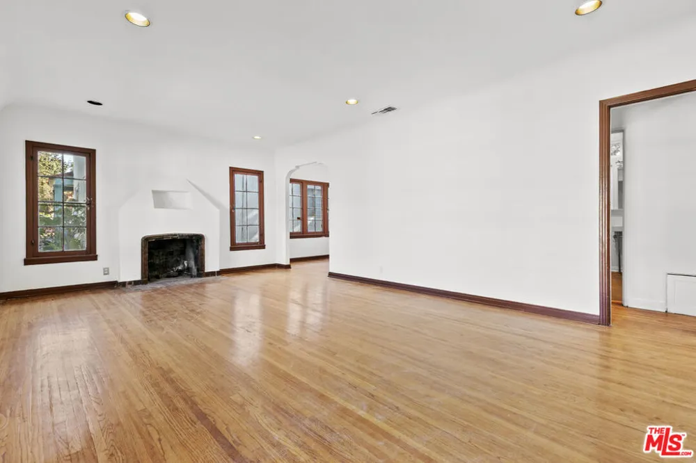 1720 Orchard Avenue Glendale, CA 91206
