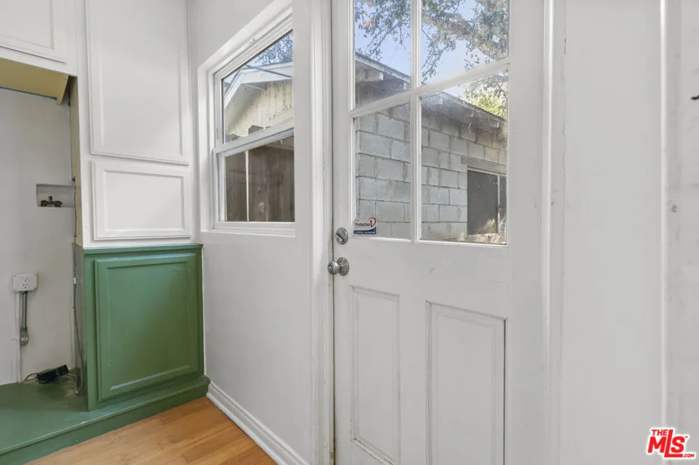 1720 Orchard Avenue Glendale, CA 91206