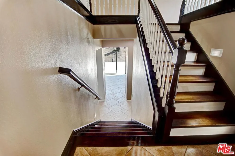 9071 Evonvale Drive Corona, CA 92883