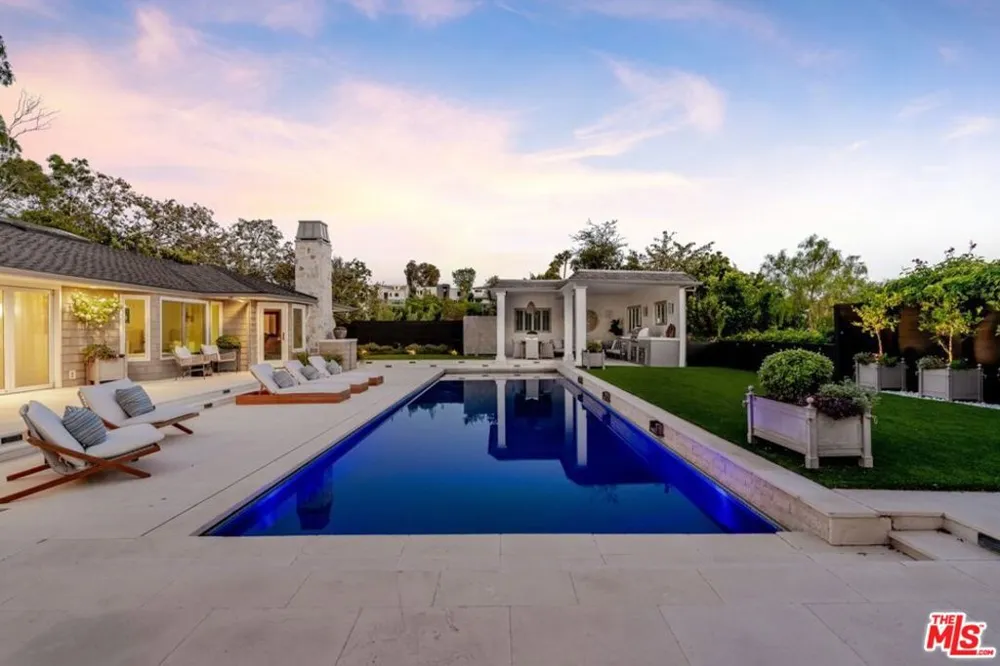 1037 Maroney Lane Pacific Palisades, CA 90272