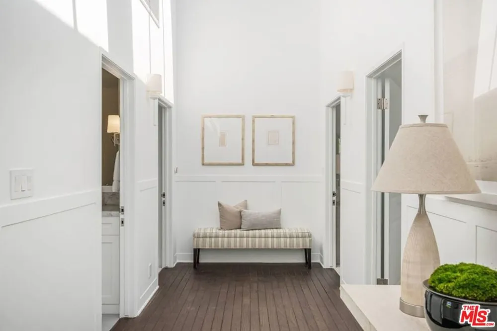 1037 Maroney Lane Pacific Palisades, CA 90272