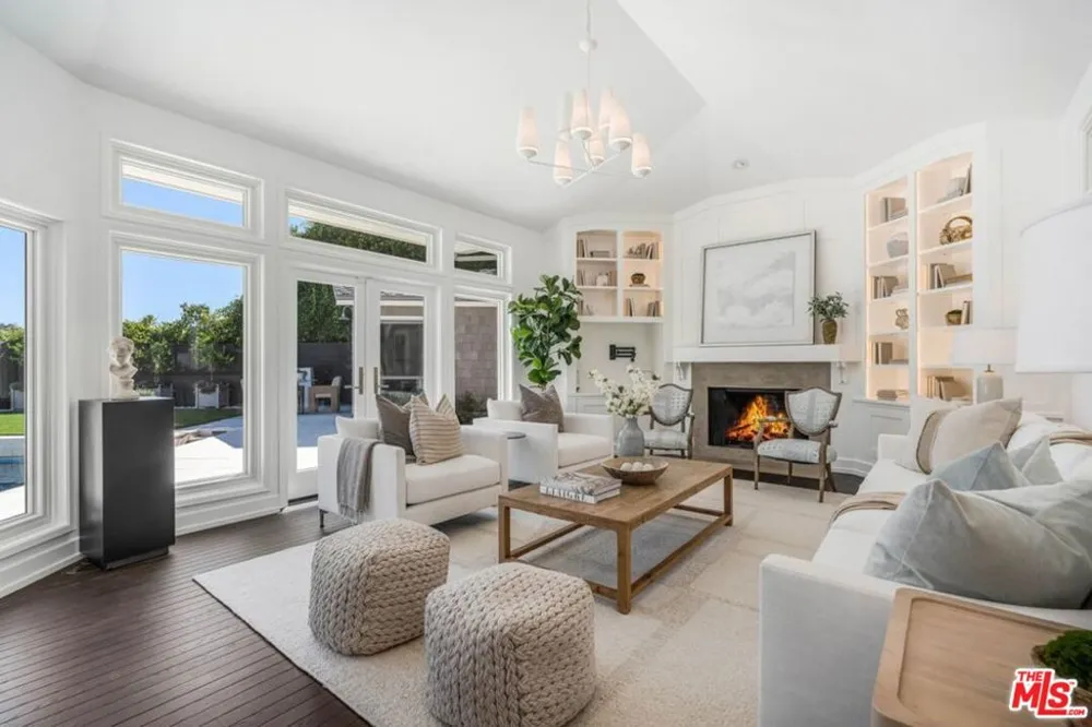 1037 Maroney Lane Pacific Palisades, CA 90272
