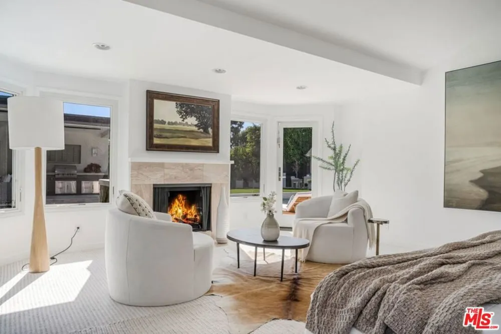 1037 Maroney Lane Pacific Palisades, CA 90272