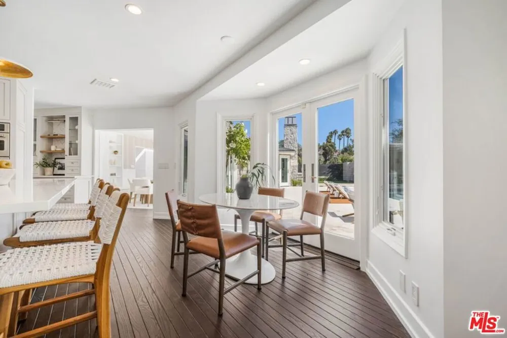 1037 Maroney Lane Pacific Palisades, CA 90272
