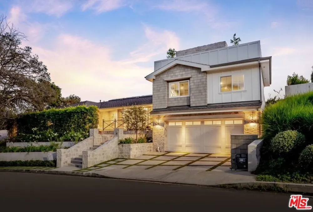 1037 Maroney Lane Pacific Palisades, CA 90272