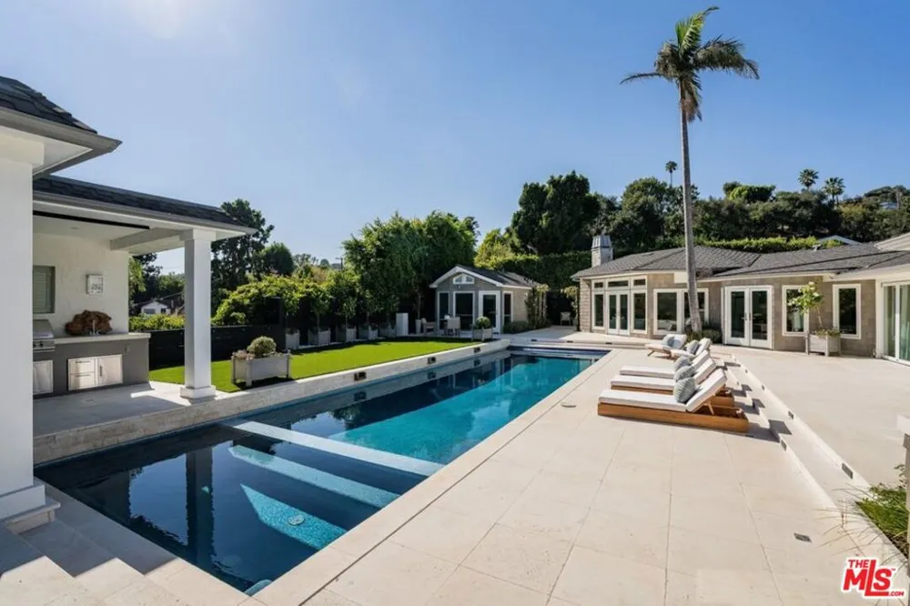 1037 Maroney Lane Pacific Palisades, CA 90272