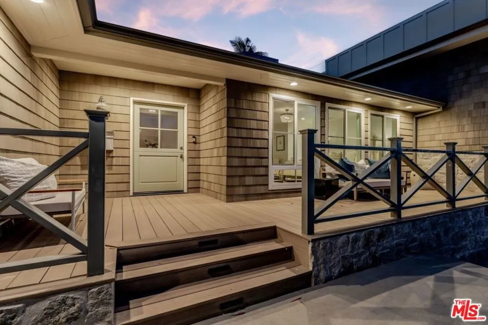 1037 Maroney Lane Pacific Palisades, CA 90272