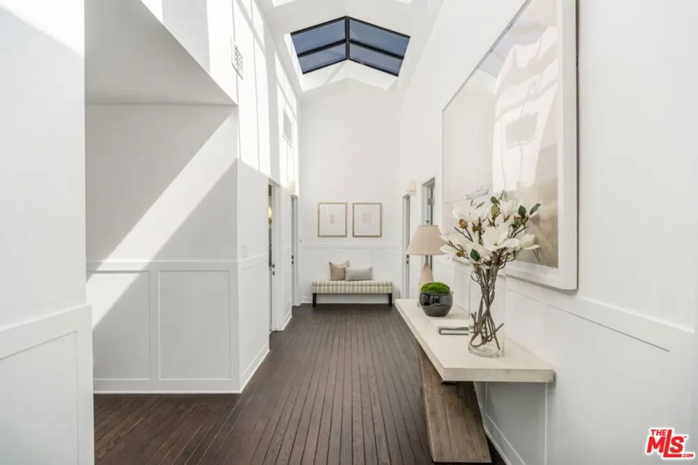1037 Maroney Lane Pacific Palisades, CA 90272