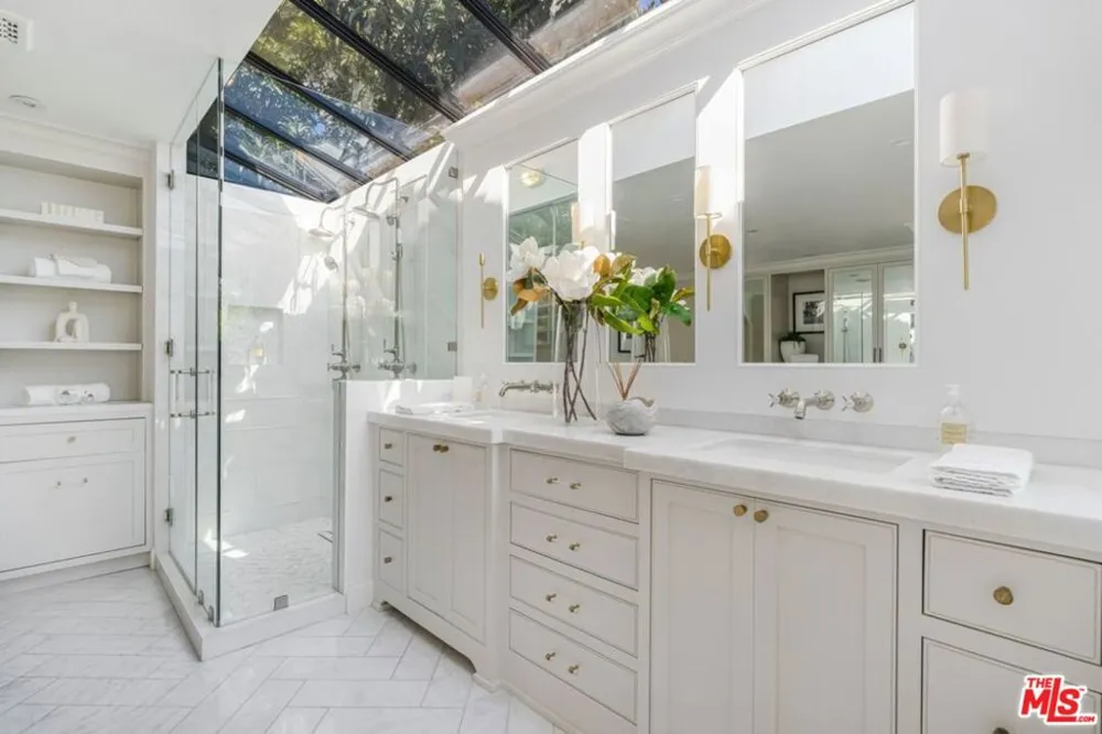 1037 Maroney Lane Pacific Palisades, CA 90272
