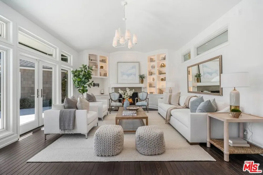 1037 Maroney Lane Pacific Palisades, CA 90272