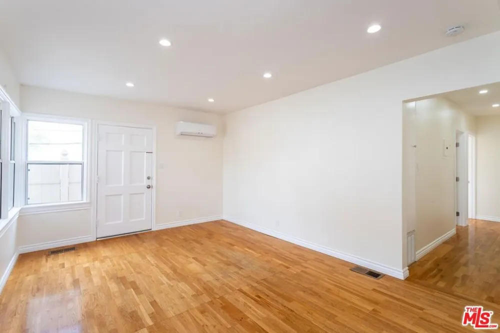 200 W Palmer Avenue #C Glendale, CA 91204