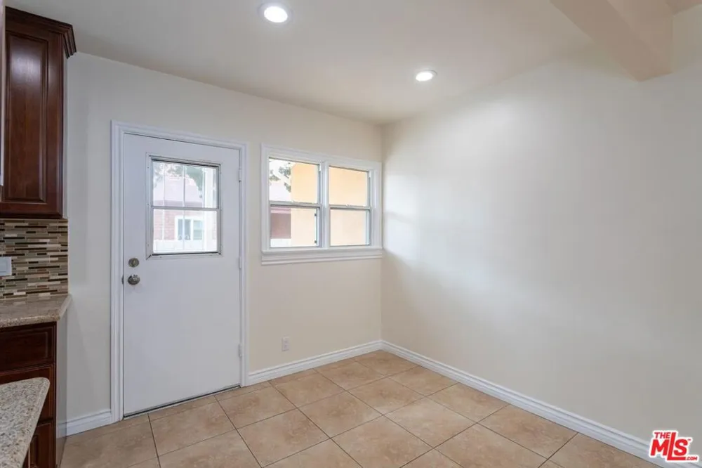 200 W Palmer Avenue #C Glendale, CA 91204