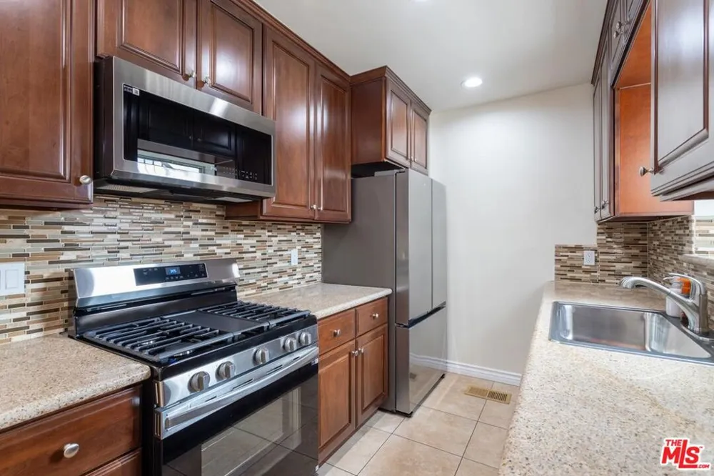 200 W Palmer Avenue #C Glendale, CA 91204