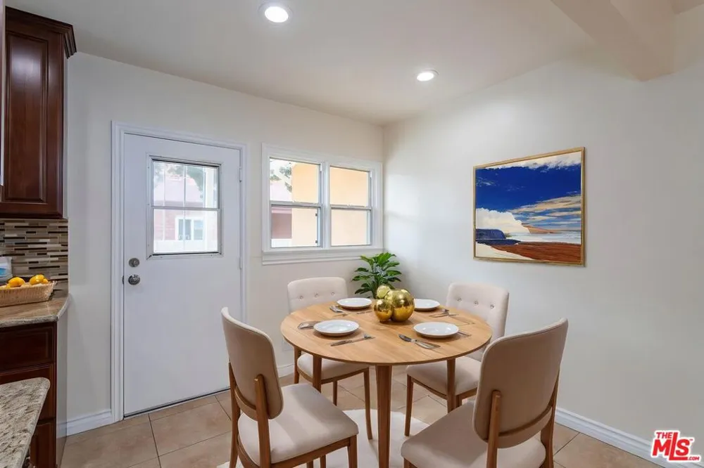 200 W Palmer Avenue #C Glendale, CA 91204