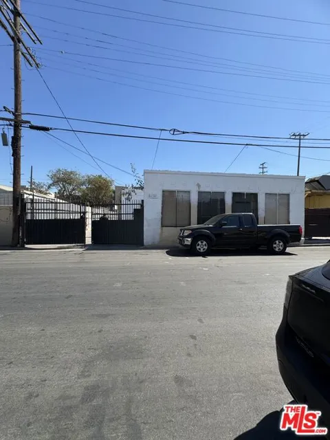 6121 S Western Avenue