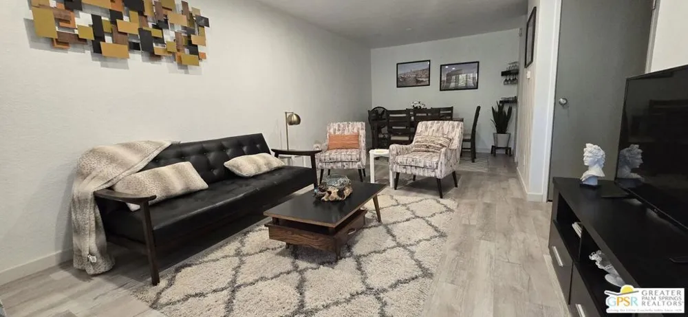 2825 Los Felices Road #213 Palm Springs, CA 92262