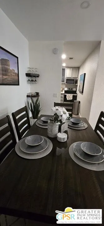 2825 Los Felices Road #213 Palm Springs, CA 92262