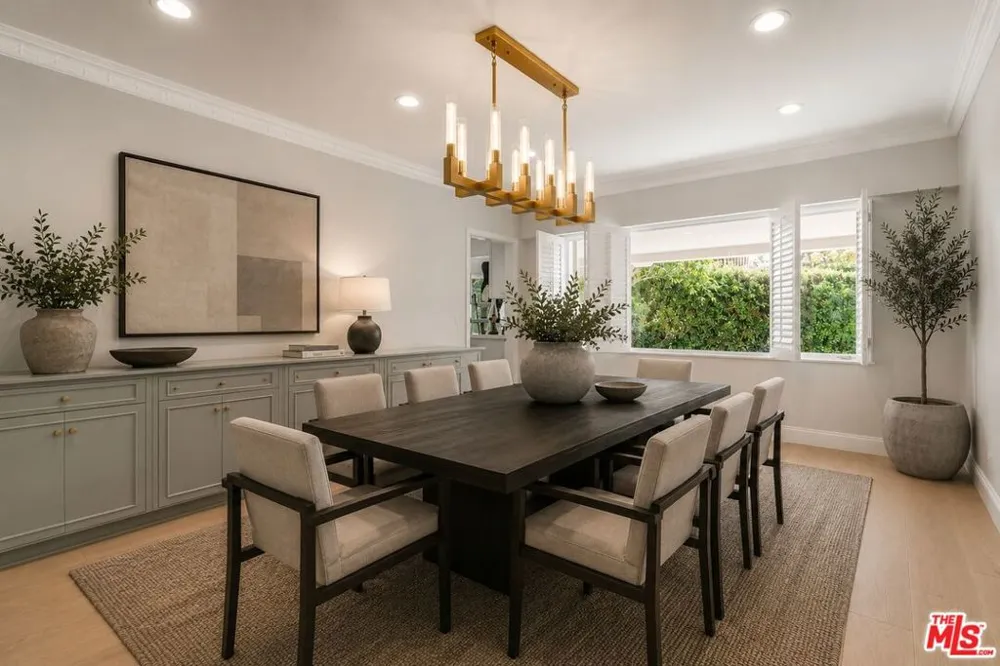 713 Walden Drive Beverly Hills, CA 90210
