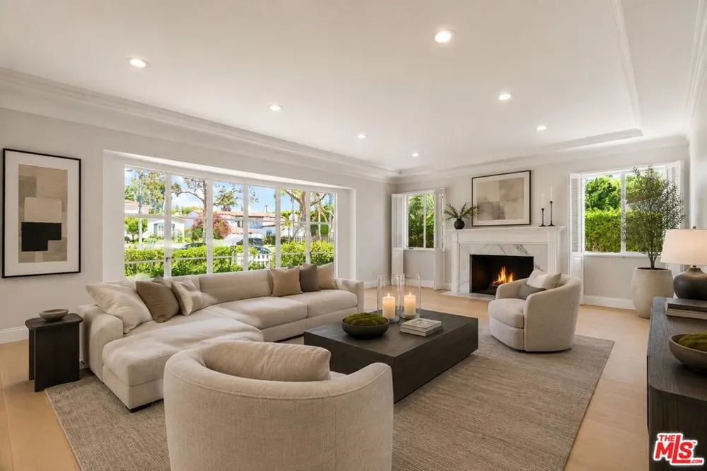 713 Walden Drive Beverly Hills, CA 90210