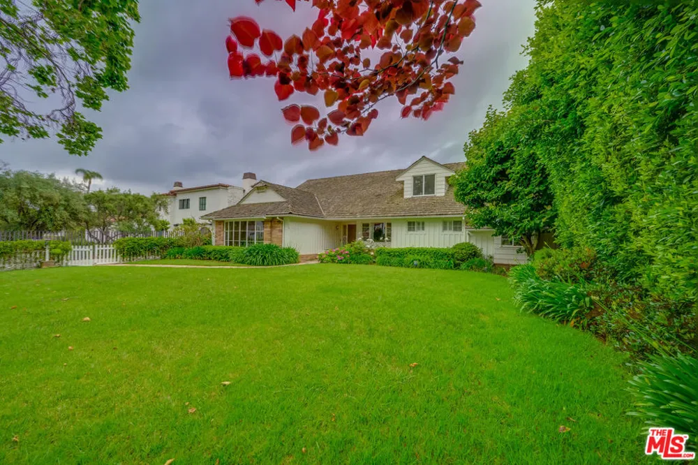 713 Walden Drive Beverly Hills, CA 90210