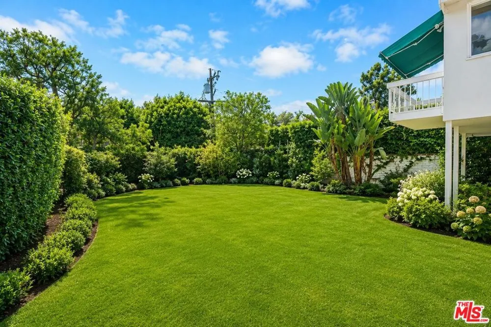 713 Walden Drive Beverly Hills, CA 90210