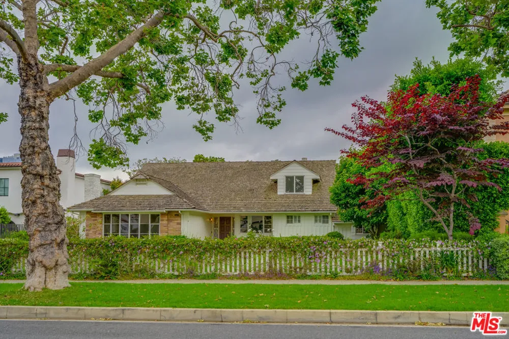 713 Walden Drive Beverly Hills, CA 90210