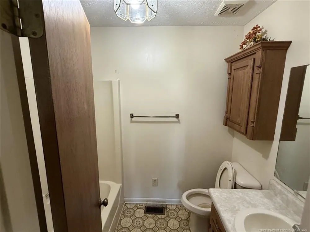 1952 Bee Gee Road Lumberton, NC 28358