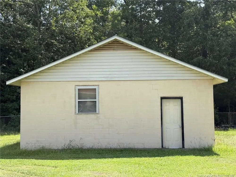 1952 Bee Gee Road Lumberton, NC 28358