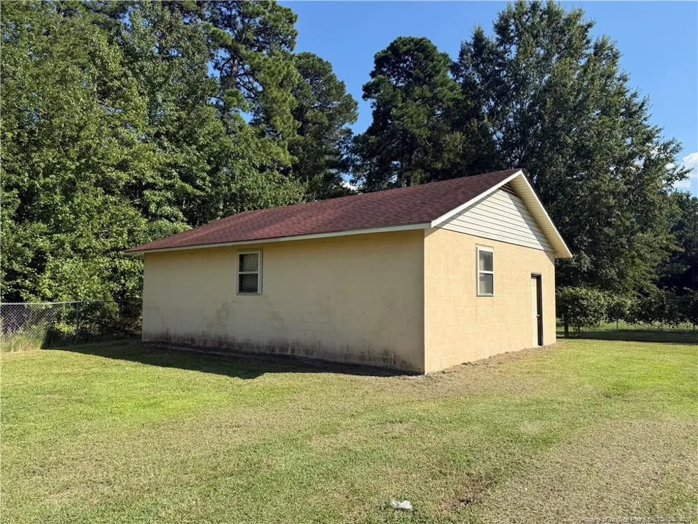 1952 Bee Gee Road Lumberton, NC 28358
