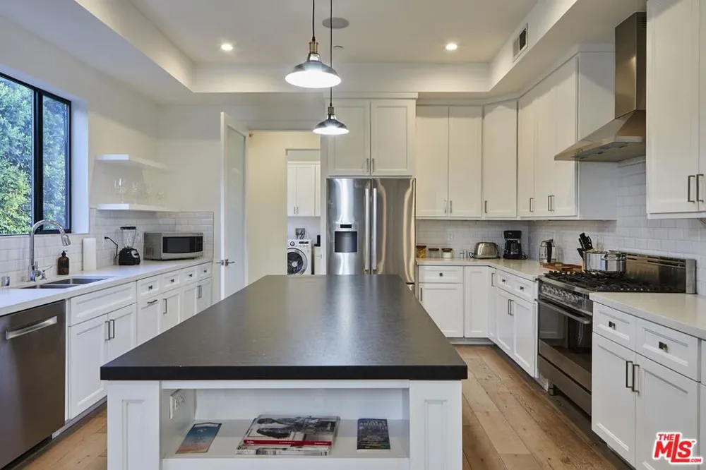 18911 HATTERAS STREET Tarzana, CA 91356