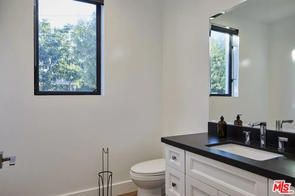 18911 HATTERAS STREET Tarzana, CA 91356