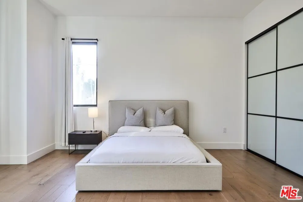 18911 HATTERAS STREET Tarzana, CA 91356