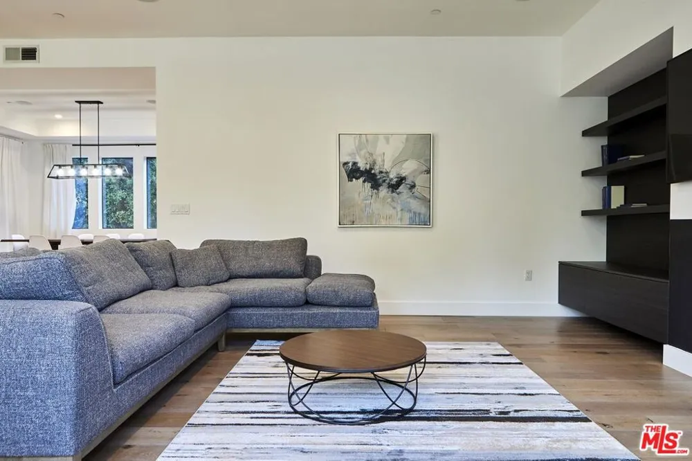 18911 HATTERAS STREET Tarzana, CA 91356